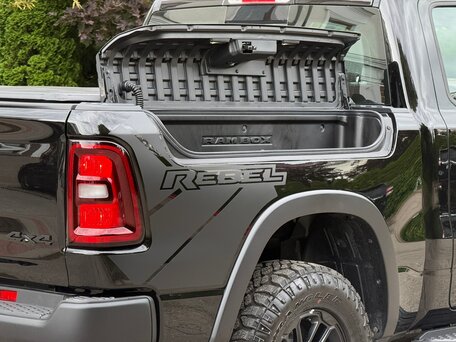 2026 Ram 1500 Crew Cab V Рестайлинг, чёрный, 9190000 рублей, вид 3