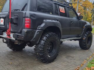 2001 Nissan Patrol V (Y61), чёрный, 2400000 рублей, вид 5