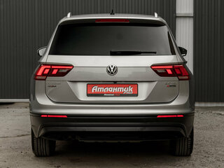 2017 Volkswagen Tiguan II, серый, 1895000 рублей, вид 5