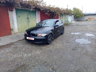 2009 BMW 1 серии 116i I (E81/E82/E87/E88) Рестайлинг, чёрный, 750000 рублей, вид 2