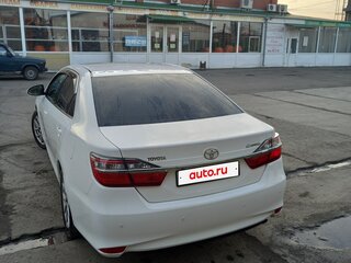 2015 Toyota Camry VII (XV50) Рестайлинг, белый, 2000000 рублей, вид 2