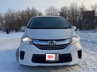 2015 Honda Freed I Рестайлинг 2, белый, 1430000 рублей, вид 4