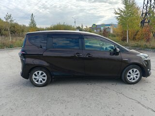 2018 Toyota Sienta II, коричневый, 1585000 рублей, вид 5