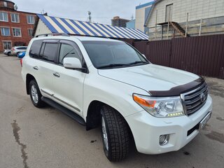 2012 Toyota Land Cruiser 200 Series Рестайлинг 1, белый, 3950000 рублей, вид 1