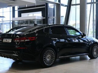2019 Kia Optima IV Рестайлинг, чёрный, 2470000 рублей, вид 5