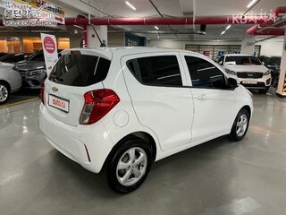 2022 Chevrolet Spark IV Рестайлинг, белый, 1150000 рублей, вид 4