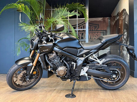 2025 Honda CB 650R, чёрный, 1450000 рублей, вид 2