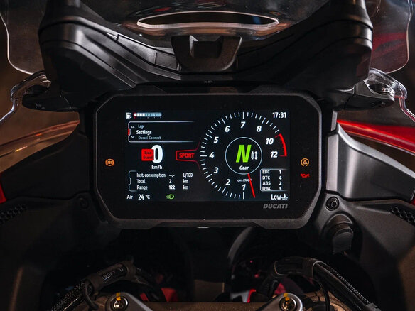 2026 Ducati Multistrada V4, красный, 3090000 рублей - вид 10