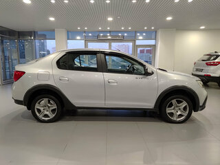 2021 Renault Logan Stepway II Рестайлинг, серебристый, 1097000 рублей, вид 4