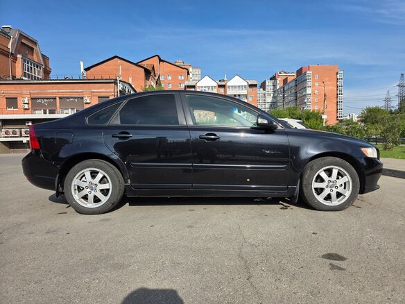 2011 Volvo S40 II Рестайлинг, чёрный, 550000 рублей - вид 1