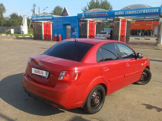 2011 Kia Rio II Рестайлинг, красный, 560000 рублей, вид 4
