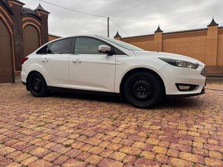 2015 Ford Focus III Рестайлинг, белый, 1100000 рублей, вид 1