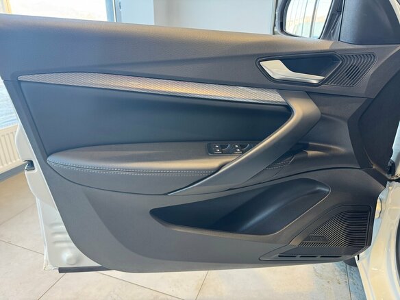 2026 Lada (ВАЗ) Vesta I Рестайлинг (NG), белый - вид 7