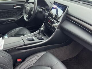 2022 Toyota Avalon V, чёрный, 3950000 рублей, вид 5
