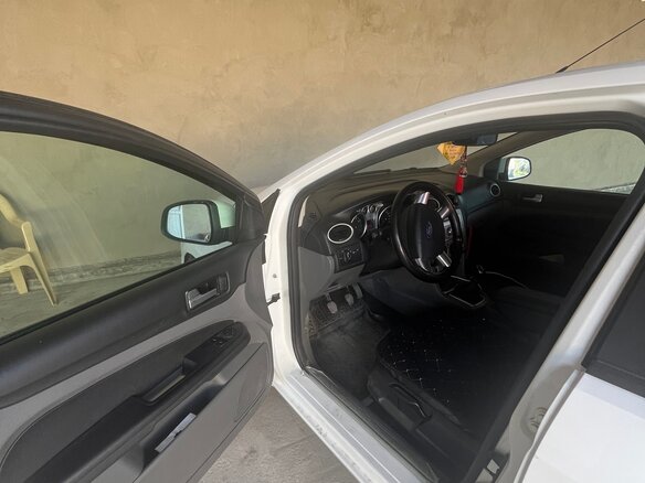 2008 Ford Focus II Рестайлинг, белый, 460000 рублей - вид 6