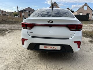 2020 Kia Rio IV, белый, 1550000 рублей, вид 5