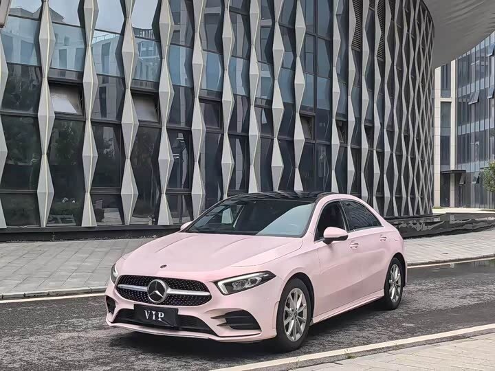 Открыть фотографии: Mercedes-Benz A-Класс IV (W177)