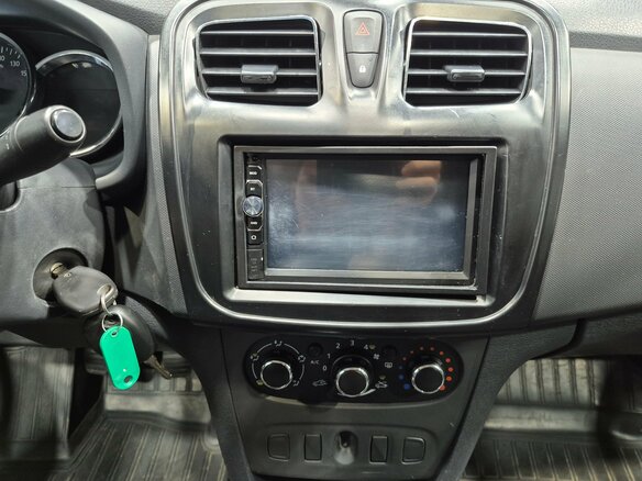 2015 Renault Logan II, белый - вид 17