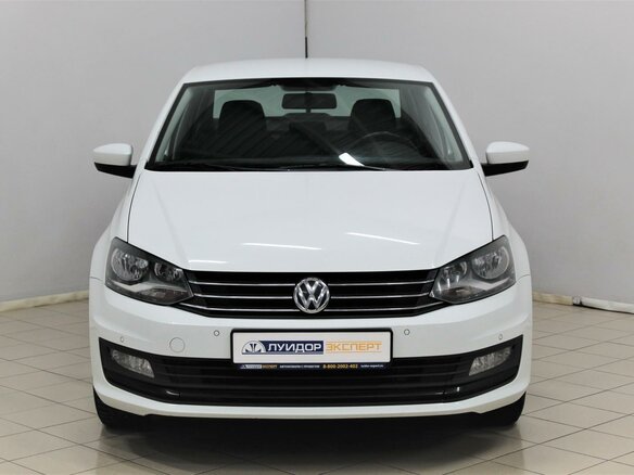 2016 Volkswagen Polo V Рестайлинг, белый - вид 1