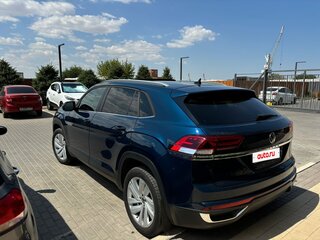 2020 Volkswagen Atlas Cross Sport I, синий, 3650000 рублей, вид 4