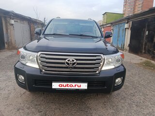 2013 Toyota Land Cruiser 200 Series Рестайлинг 1, чёрный, 4200000 рублей, вид 3