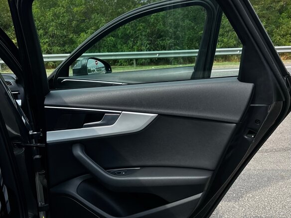 2018 Audi A4 V (B9), серый, 3100000 рублей - вид 16