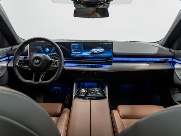 2025 BMW 5 серии 530i xDrive VIII (G60/G61/G68), белый, 9150000 рублей - вид 14