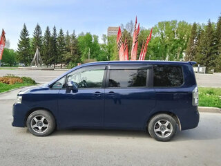 2009 Toyota Voxy II (R70), синий, 1320000 рублей, вид 5