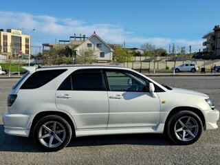 1999 Toyota Harrier I (XU10), белый, 1350000 рублей, вид 4