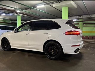 2015 Porsche Cayenne GTS II Рестайлинг (958), белый, 3400000 рублей, вид 3