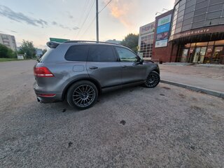2013 Volkswagen Touareg II, серый, 2590000 рублей, вид 5