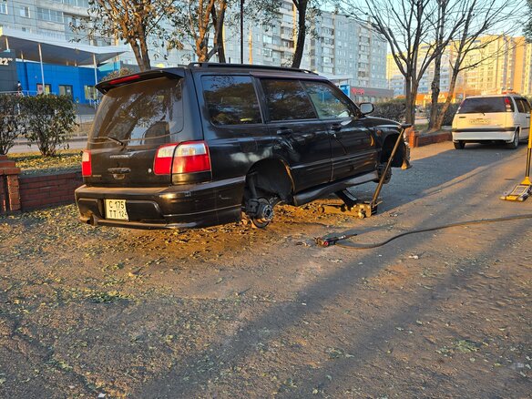 2001 Subaru Forester I Рестайлинг, чёрный, 850000 рублей - вид 2
