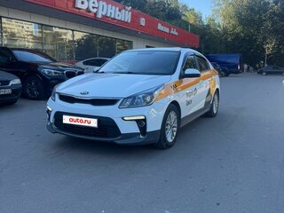 2019 Kia Rio IV, белый, 1200000 рублей, вид 1