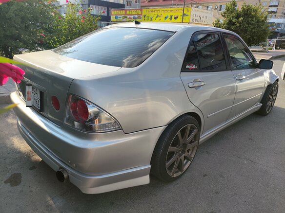 2001 Toyota Altezza, серый, 950000 рублей - вид 6