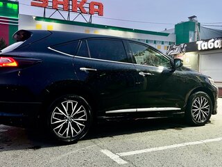 2018 Toyota Harrier III (XU60) Рестайлинг, чёрный, 2600000 рублей, вид 3