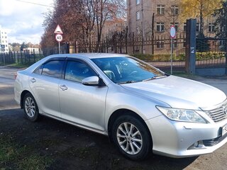 2013 Toyota Camry VII (XV50), серебристый, 1700000 рублей, вид 2