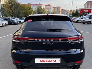 2019 Porsche Macan S I Рестайлинг, чёрный, 5850000 рублей, вид 4