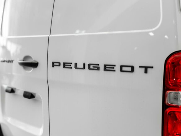 2025 Peugeot Expert III Рестайлинг, белый, 5099000 рублей - вид 6