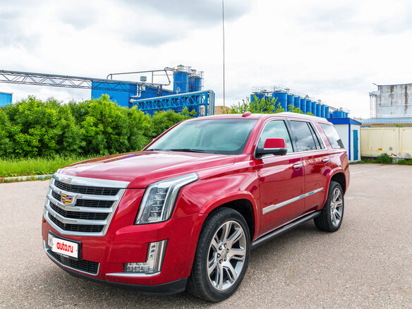 2015 Cadillac Escalade IV, красный, 3800000 рублей
