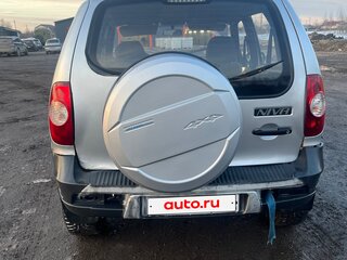 2012 Chevrolet Niva I Рестайлинг, серебристый, 220000 рублей, вид 5