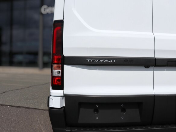 2025 Ford Transit, белый, 5384000 рублей - вид 11