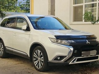 2017 Mitsubishi Outlander III Рестайлинг 2, белый, 2020000 рублей, вид 1