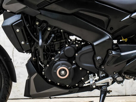 2025 Bajaj Dominar 400, чёрный, 487600 рублей, вид 1