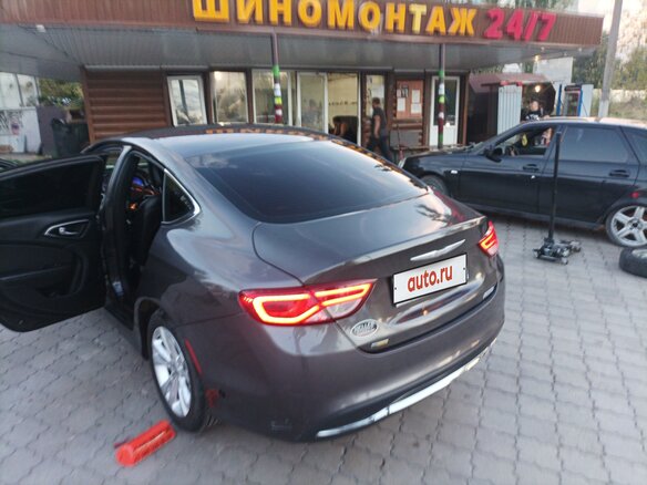 2015 Chrysler 200 II, серый, 1500000 рублей - вид 7