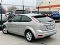2009 Ford Focus II Рестайлинг, серебристый - вид 2
