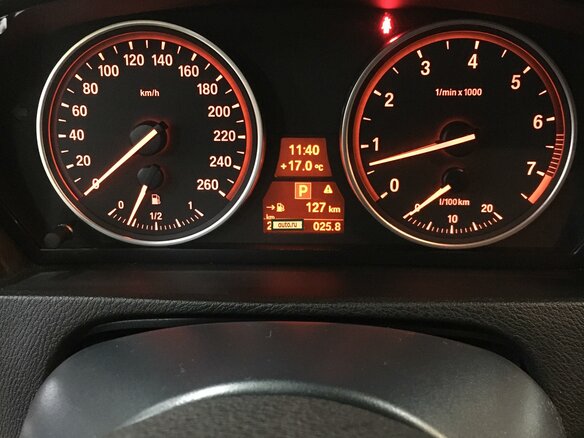2011 BMW X5 35i II (E70) Рестайлинг, бежевый - вид 4