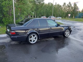 1994 Mercedes-Benz E-Класс 420 I (W124), фиолетовый, 2500000 рублей, вид 3