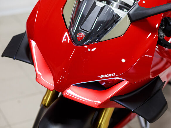 2021 Ducati Panigale V4, красный - вид 3