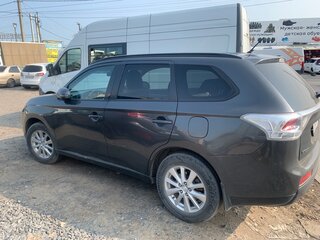 2013 Mitsubishi Outlander III, серый, 900000 рублей, вид 3