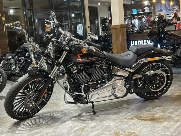 2023 Harley-Davidson Breakout, чёрный, 3250000 рублей